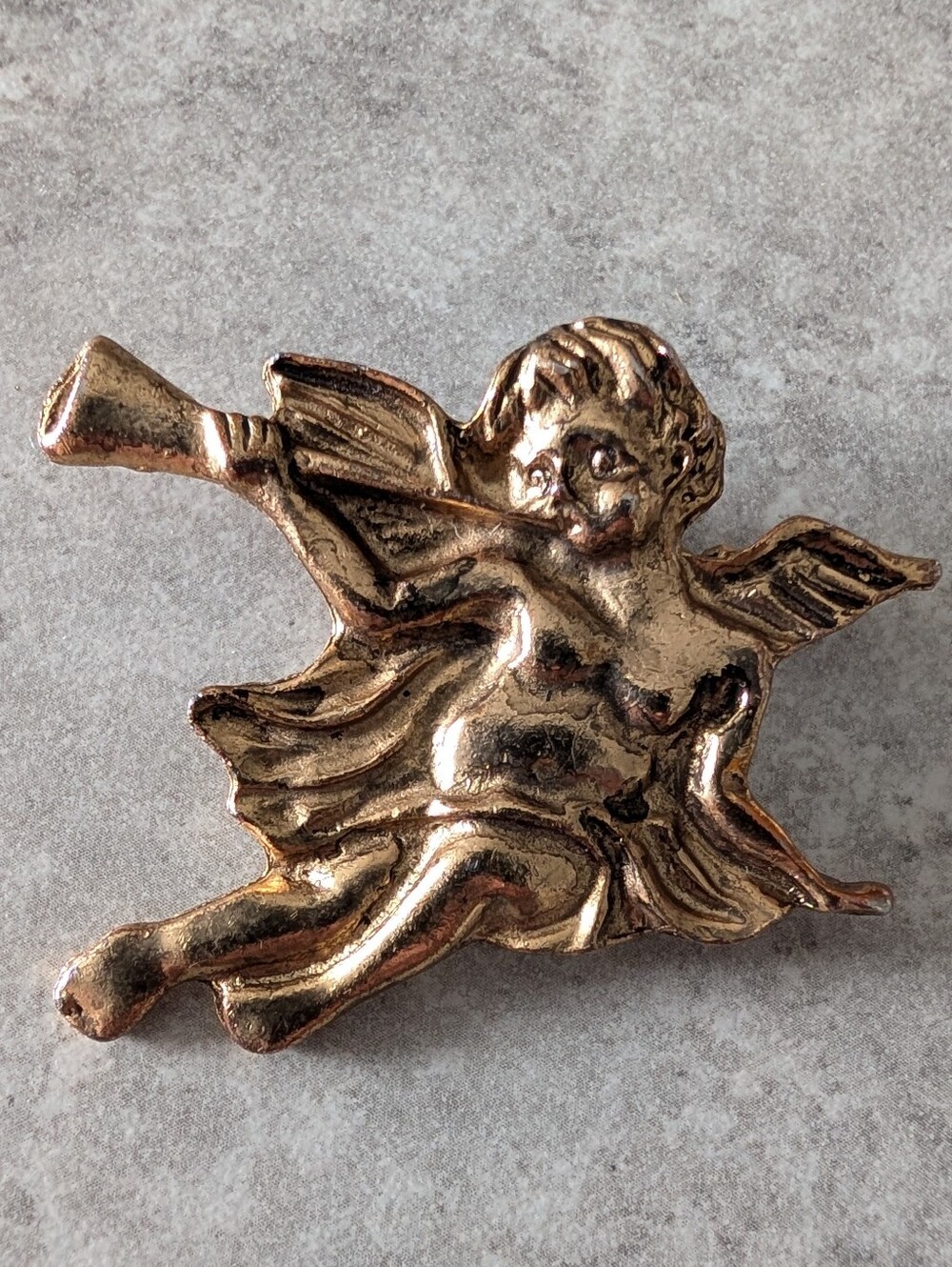 Vintage Cherub Gold Tone Brooch